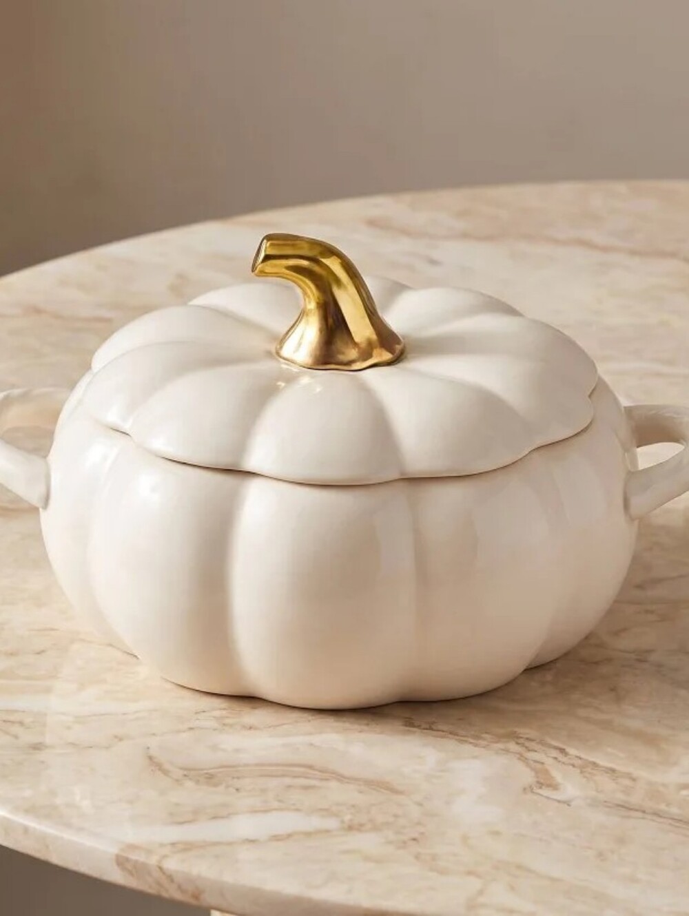 Pfaltzgraff White Ceramic Pumpkin Casserole with Gold Stem